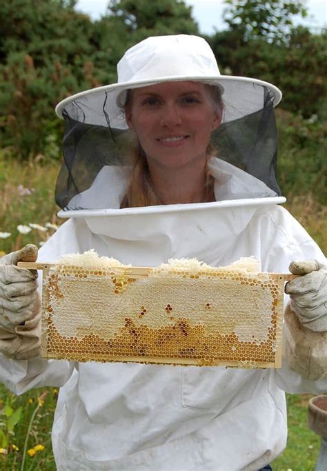 Beginners Beekeeping Class With The Isle Of Man Beekeepers • Lovely Greens