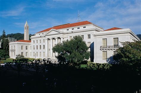 Top 10 Architectural Designs College Campuses | Plexuss.com