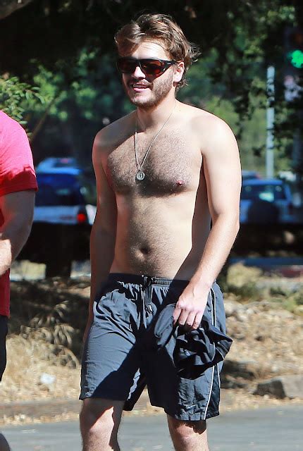Emile Hirsch Goes For A Shirtless Hike Oh Yes I Am