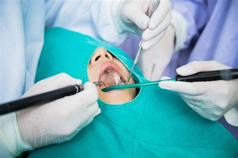 Clinica Dental Comas Qué es la cirugía Bucal