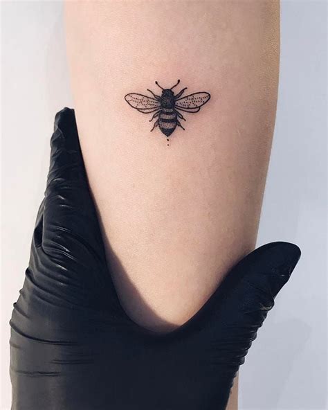 Tattoo Modelle Für Männer Tattoos Tattoo Models Insect Tattoo