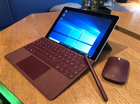 Up to 10 hours of battery life based on typical surface device usage. Microsoft stellt Surface Pro 6, Surface Laptop 2, Surface ...