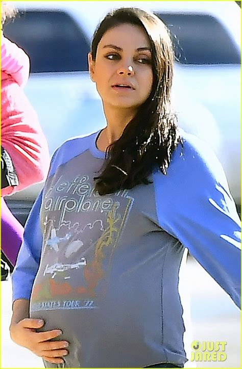 Pregnant Mila Kunis 800 X 1222 Casual Street Jeans Pregnant