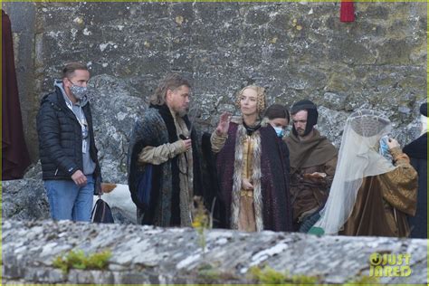 Executive producers are affleck, damon, madison ainley, kevin halloran and drew vinton. Matt Damon & Jodie Comer Return to 'Last Duel' Set After ...