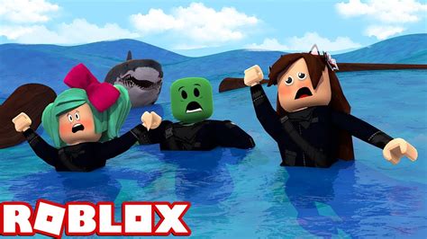 Roblox, un juego masivo en línea multijugador gratuito, se anuncia como un sitio de juego generado por el usuario. BUCEANDO CON TIBURONES en ROBLOX!🦈🌊 - YouTube