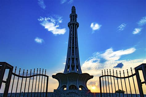 Top 10 Monuments From Pakistan You Must See