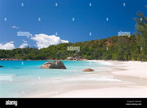 Deserted Beach In Seychelles Hi Res Stock Photography And Images Alamy