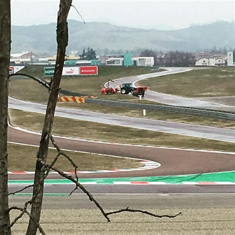 Video Vettel Crash Halts Ferraris Wet Weather Test For
