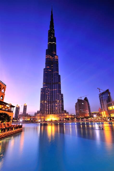 Naik sampai ke lantai 124 dan 125 hanya dalam waktu 35 detik dengan lift tercepat di dunia. Burj Khalifa ~ Abu Dhabi, United Arab Emirates | Burj ...
