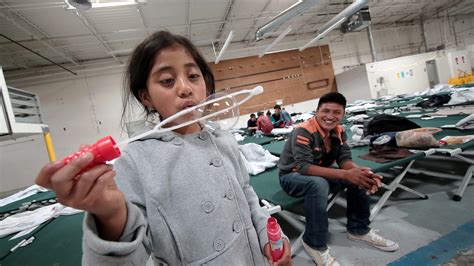 New Migrant Shelter Casa Del Refugiado Opens At El Paso Warehouse