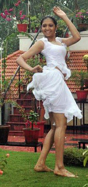 Sexy Indian Actress Navel Show Hot Sexy Lakshmi Menon Komban Navel Latest Photos
