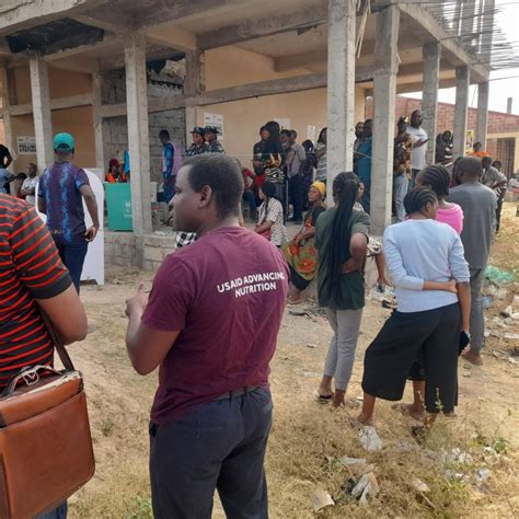 Nigeria Decides 2023 Inec Officials Materials Arrive At Ushafa Police Post Polling Unit