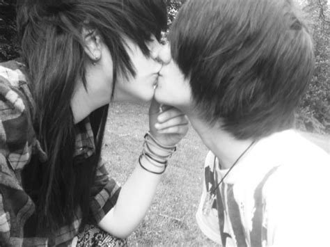 Pin By Lizzy Sixx On Emo Emo Couples Emo Love Punk Couples