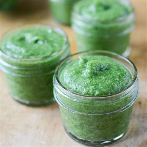 Just four ingredients, and super easy to make! Homemade Baby Food: Broccoli Spinach Puree with Basil ...