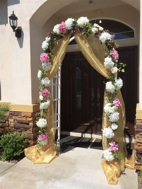 Free tutorials for wedding flowers, including outdoor large urn arrangements a circle wedding arch takes some time and preparation, but is much easier if you create it with since each brick (for fresh or silk) has the measurements of approximately 3 x 4 x 9, you can see below. Arch decorated with silk flowers and gold draping. | Arch ...