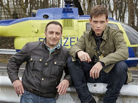Das verriet er jetzt im gespräch mit dem ‚playboy'. "Alarm für Cobra 11": Vinzenz Kiefer übernimmt ...