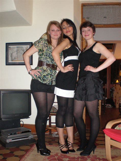 amateur pantyhose on twitter girlfriends posing in black pantyhose