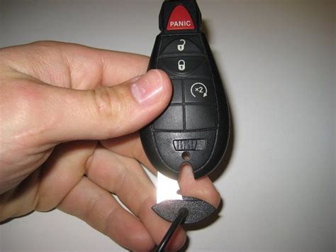 Learn more about price, engine type, mpg, and complete safety and warranty information. 2014 Jeep Grand Cherokee Key fob Battery - typestrucks.com