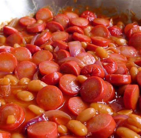 Hot dogs, baked beans, onion. Hot Dog + Pork and Beans Medley | Pork and beans recipe, Baked pork, Ono kine recipes