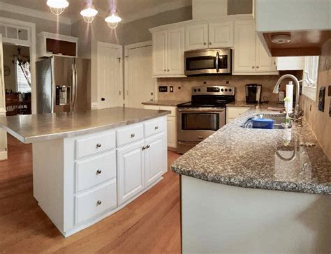 It is a great way to showcase how white dove is a warmer white. White Dove Kitchen - 2 Cabinet Girls