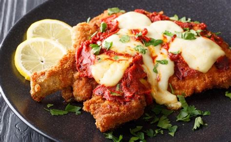 Cómo hacer milanesas es algo que no se pregunta mucha gente. Milanesas napolitanas, una receta exquisita