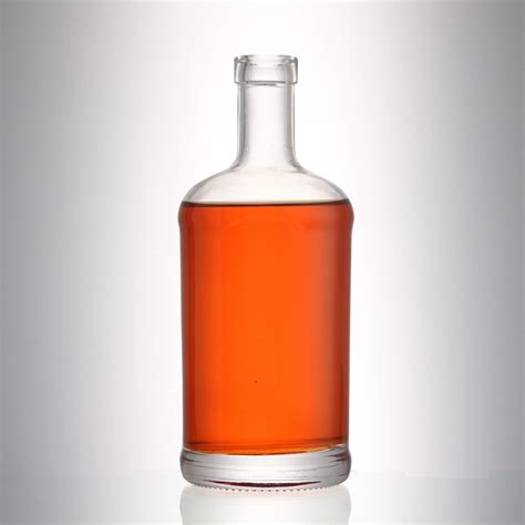 750 Ml Classic Clear Glass Vodka Whisky Liquor Bottles High Quality