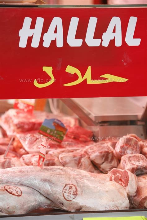 Kosher diets also limit pork, shellfish, and meat from specific animals and animal parts. How to Welcome Muslims to Japan