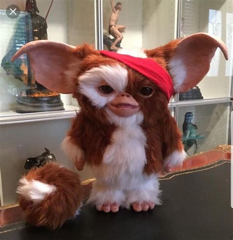 A Rare Ronculus Maximus Sculpture Of Gizmo With Fur Ball Gremlins