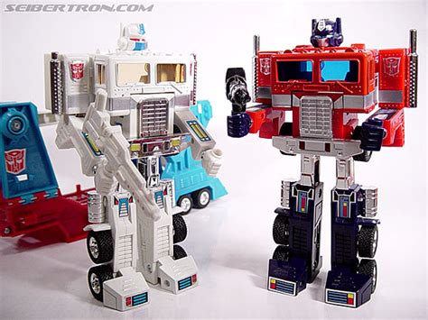 Transformers G1 1986 Ultra Magnus Reissue Toy Gallery Image 25 Of 46