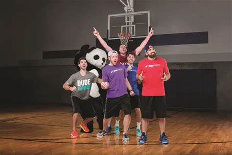 Youtube Stars Dude Perfect Set More Records On Latest Nickelodeon Show
