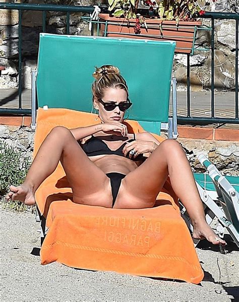 Yasmin Brunet Nude Tits Slipped Out Of Bikini Scandal Planet