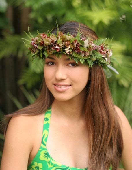 Local Girl With Haku Lei Photos Of Hawaii Pictures Hawaii Pictures Hawaiian Lei Tahitian