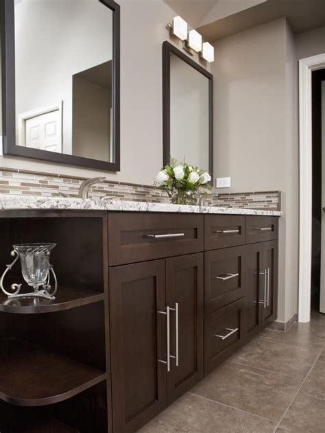Scott mcgillivray is a real estate expert and host of hgtv canada's income property and moving the mcgillivrays. 9 Bathroom Vanity Ideas : Bathroom Remodeling : HGTV ...