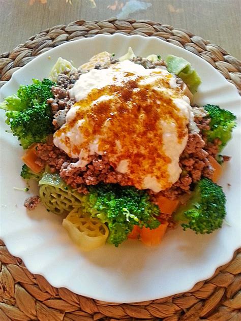 Brokkoli Hackfleisch Nudeln Mit Joghurt Von Polly Chefkoch De