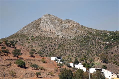Cementerio de san juan, málaga is situated 2½ km south of pinares de san antón. La Junta rectifica e impide urbanizar en el entorno de ...
