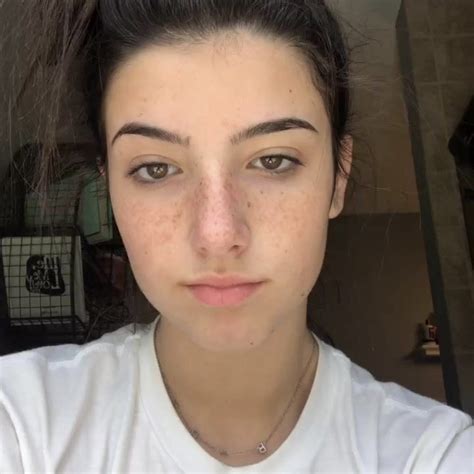 Charli D Amelio No Makeup Photos Show Her Real Natural Face