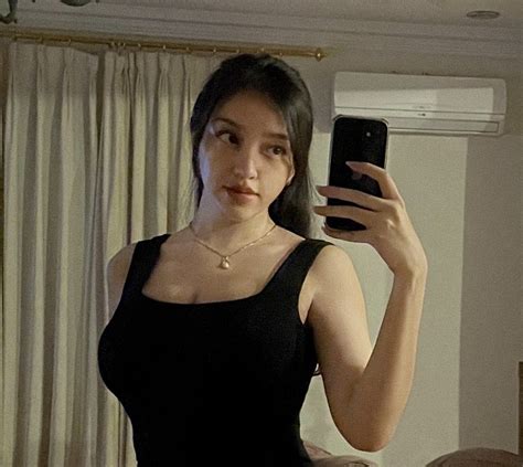 Foto Hot Amanda Zahra Disandingkan Dengan Salah Satu Nakama Luffy Di Hot Sex Picture