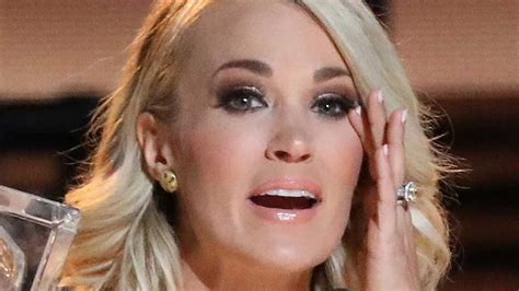Carrie Underwood Spotted For The First Time Since Facial Injury Youtube