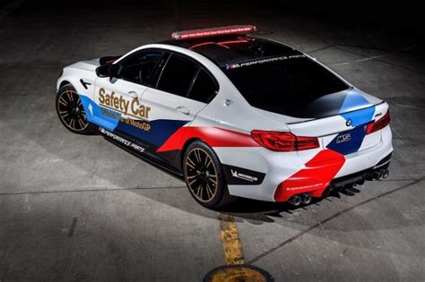Basuh kereta sendiri, tukar alat ganti sendiri dan baiki sendiri. BMW PERKENALKAN KERETA KESELAMATAN BARU UNTUK MOTOGP - M5 ...