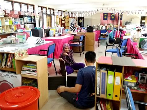 Guru, teacher, staff room, teacher's room, operational room. MENGEMAS BILIK GURU - SMK TELOK KERANG