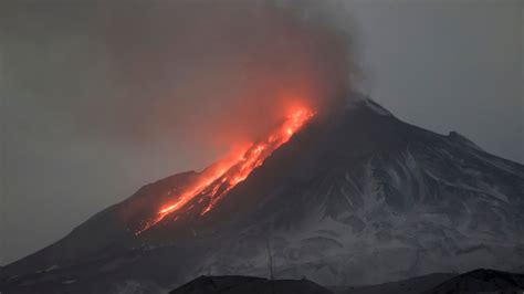 Volcano In Russias Far East Erupts Spewing Ash 20 Kilometers Into The Air