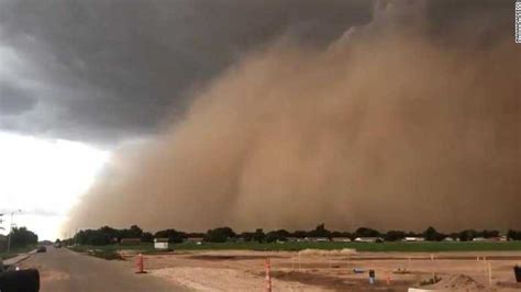 Massive Dust Storm Takes Over Texas Town