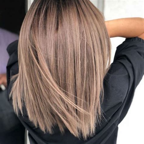 Mushroom blonde sur carré long | Coupe cheveux mi longs ...