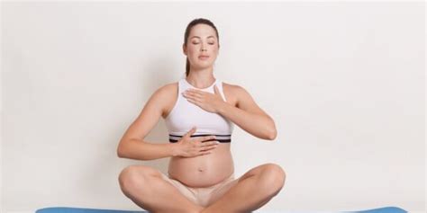 Intip Cara Mengatasi Sesak Napas Saat Hamil Agar Bayi Sehat Yoona