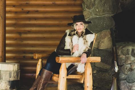 Laura Schara on Women's Empowerment in the Great Outdoors | Artful