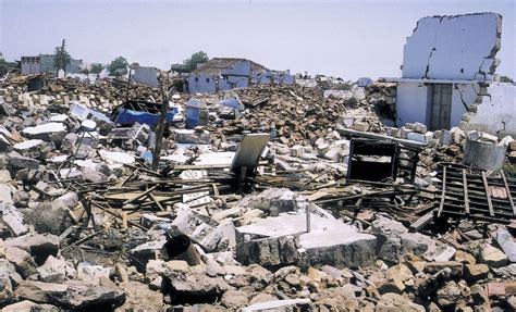 Terremoto es una revista cuatrimestral bilingüe, impresa y digital, dedicada al. Accadde oggi, il 26 gennaio 2001 il terremoto del Gujarat ...