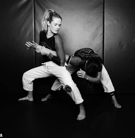 Why Jiu Jitsu Is The Best Self Defense For Women Ronin Athletics