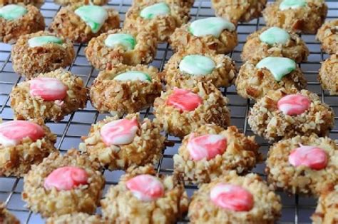 Add the almond extract and mix. Gluten-free Cookies with Almond Flour | Popular cookies ...