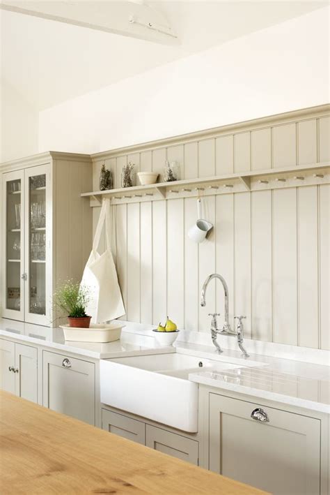Beadboard is a traditional material that was once installed as separate boards. 25 Beadboard Kitchen Backsplashes To Add A Cozy Touch ...