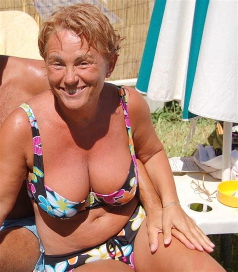 Naked Oma Bikini Erotische Fotos Und Nackt